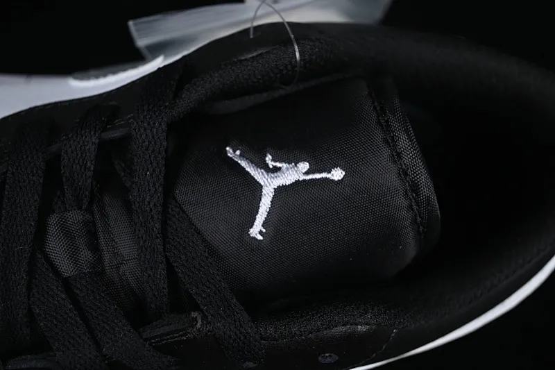 All categories Air Jordan Jordan series basketball shoes Air Jordan 1 Low Air Jordan 1 Low AJ1 Joe 1 black and white silver low-top cultural basketball shoes 553558-131